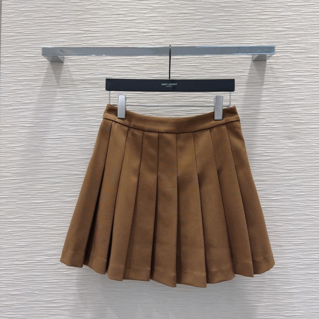 🛍️ YS*L 👑 2025FW新款套装 出货即爆单 定制进口密度进口面料 特殊材质有肌理感 每个小细节