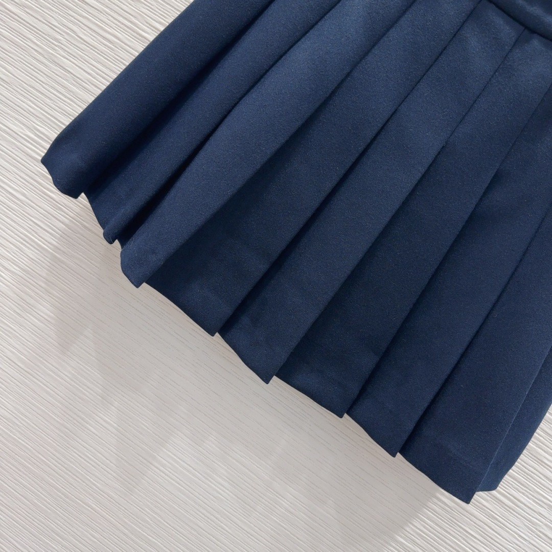 🛍️ YS*L 👑 2025FW新款套装 出货即爆单 定制进口密度进口面料 特殊材质有肌理感 每个小细节