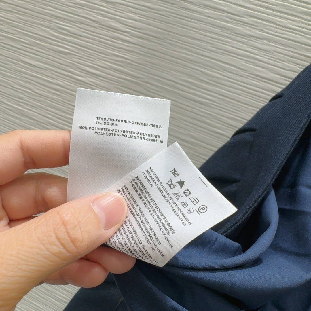 🛍️ YS*L 👑 2025FW新款套装 出货即爆单 定制进口密度进口面料 特殊材质有肌理感 每个小细节