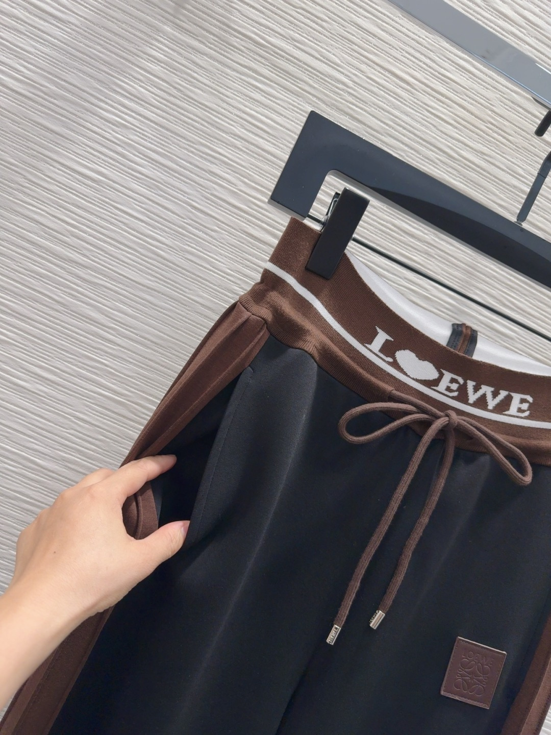 🛍️ Loe w*e 👑2025FW新款 阔腿长裤 时髦好穿度爆棚的行走的休闲裤 风格百搭 高级定制 舒