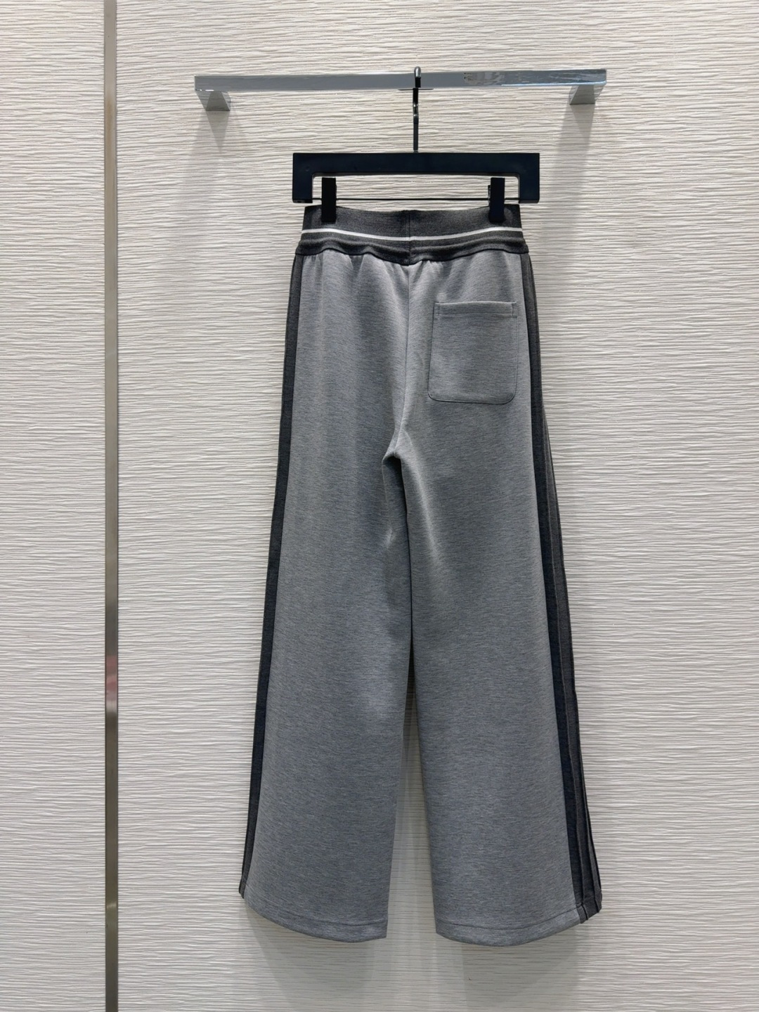 🛍️ Loe w*e 👑2025FW新款 阔腿长裤 时髦好穿度爆棚的行走的休闲裤 风格百搭 高级定制 舒