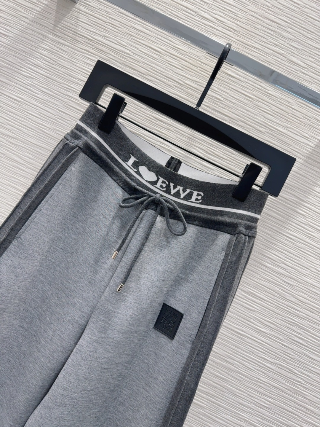 🛍️ Loe w*e 👑2025FW新款 阔腿长裤 时髦好穿度爆棚的行走的休闲裤 风格百搭 高级定制 舒