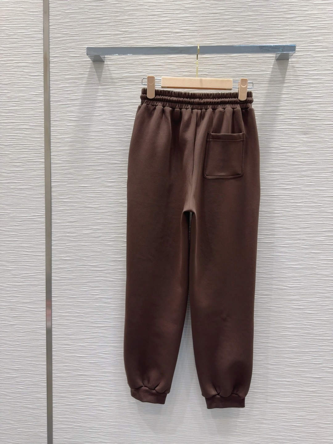 🛍️Miu Mi*👑 2025FW新款休闲套装 上身显瘦又提升时髦度，复古优雅气质单品。衣橱必备！做工品