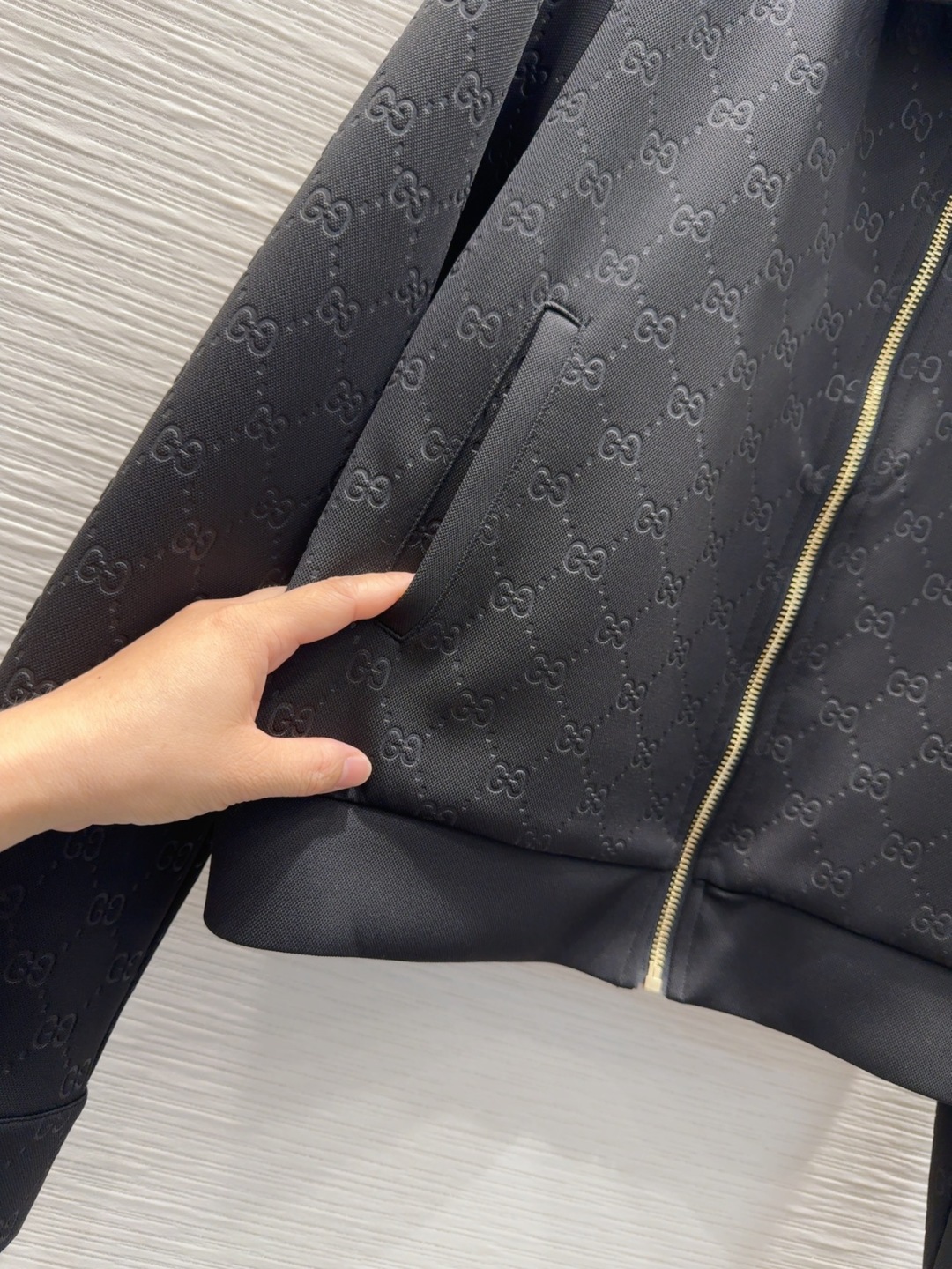Gucci 2025FW Women's Black Jacket, Slim Fit, Elegant Style 6 cmp i1757757880751 7925 0 4