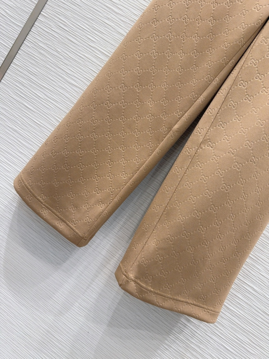 🛍️Gucc*👑 2025FW新款套装 上身显瘦又提升时髦度，优雅气质单品。衣橱必备！做工品质看细节。现