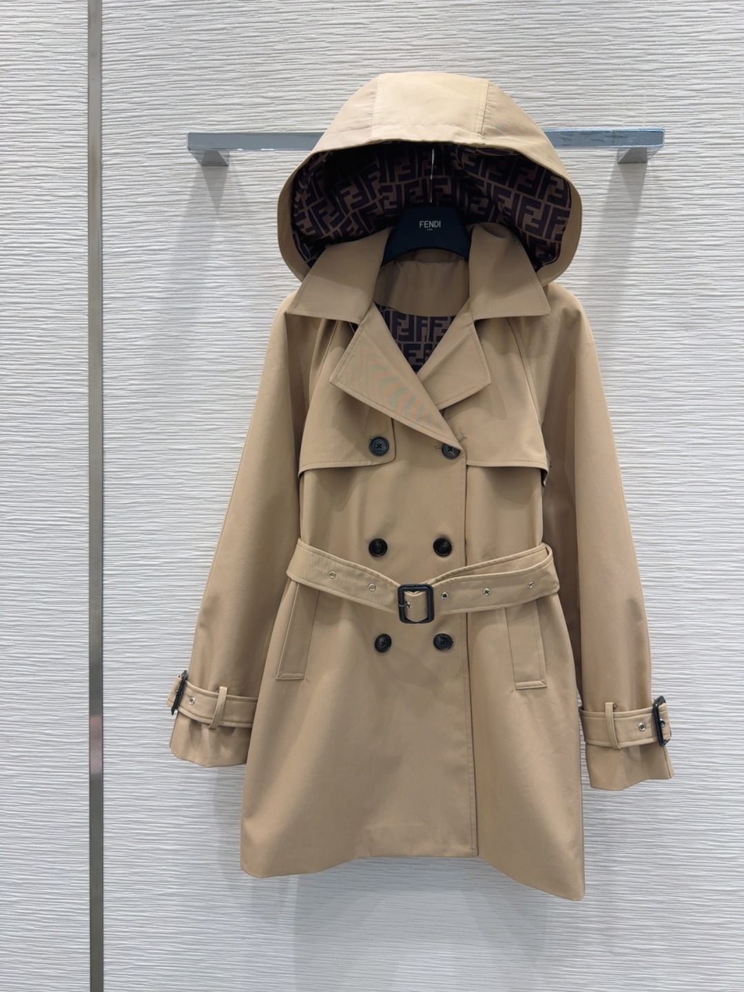 Fendi Trench-Coat Classique pour Femme avec Ceinture et Capuche Amovible