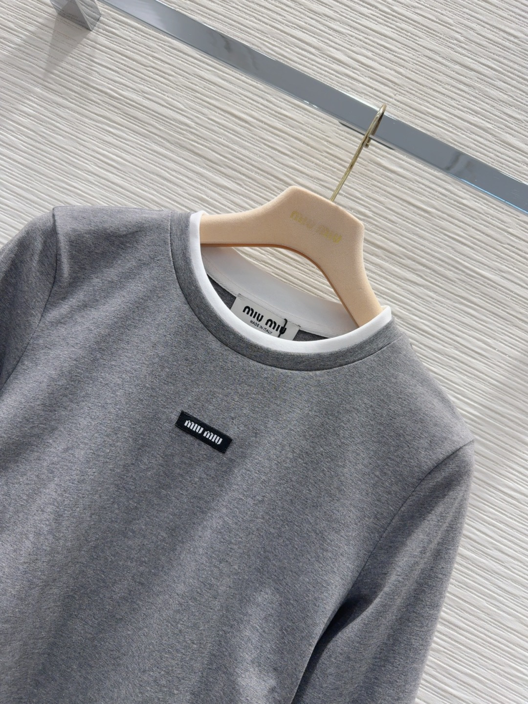 🛍️Miu Mi*👑2025FW新款 不规则假两件撞色侧边抽绳设计上衣 ➕长半裙套装 收腰版型身上超级好