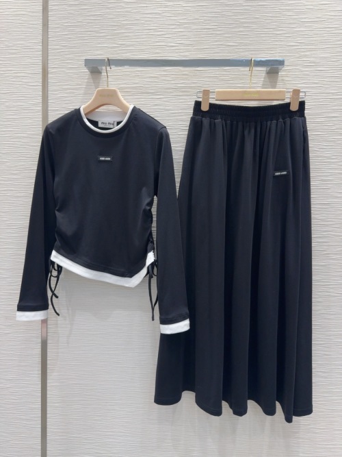 Miu Miu 2025FW Two-Piece Set: Irregular Top with Drawstring & Long Skirt 1 Miu Miu 2025FW Two-Piece Set: Irregular Top with Drawstring & Long Skirt