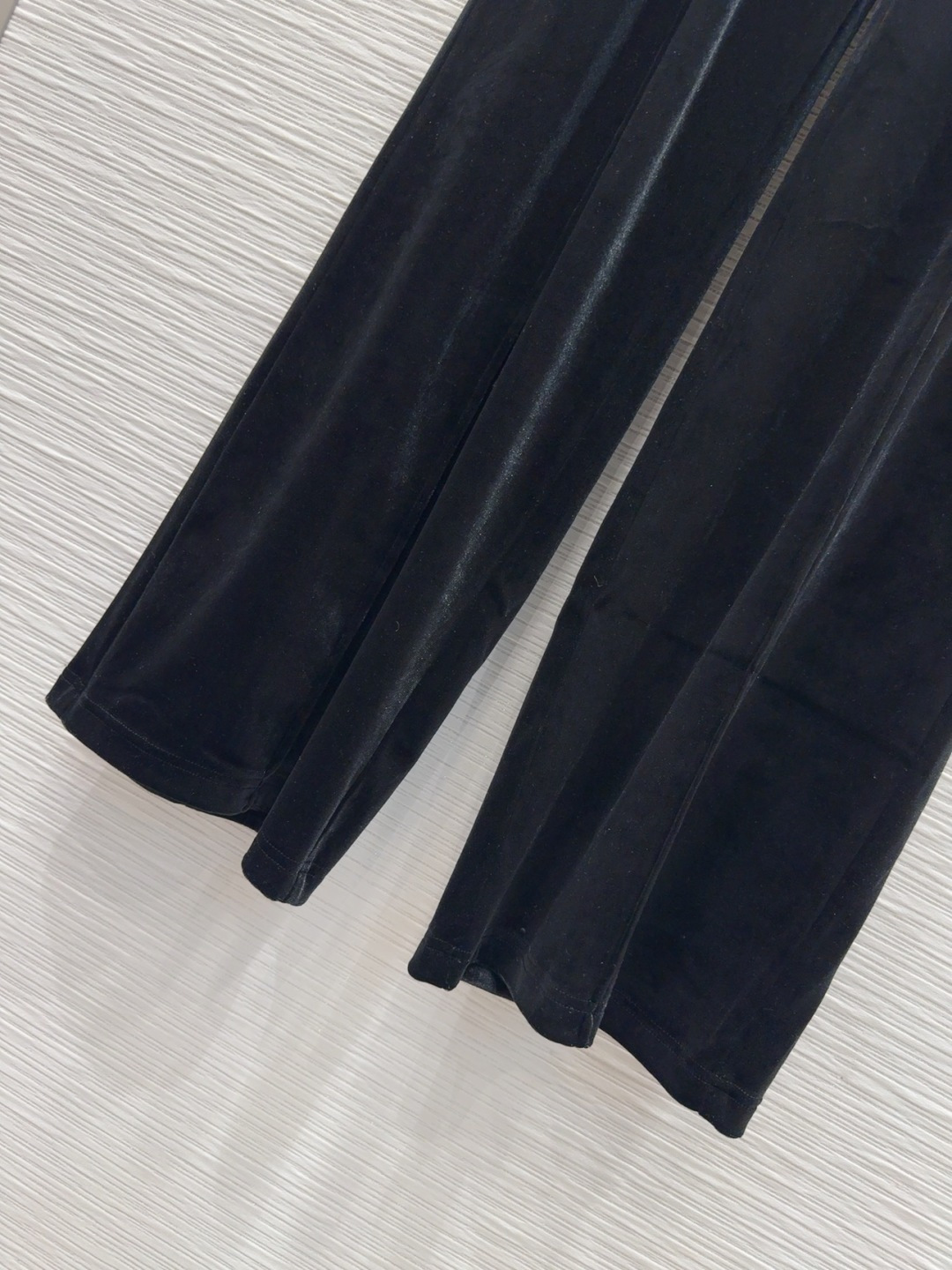 🛍️Prad*👑2025FW新款 人人都能驾驭的丝绒套装。高密度时髦休闲风 Vintage帅气 中古风 