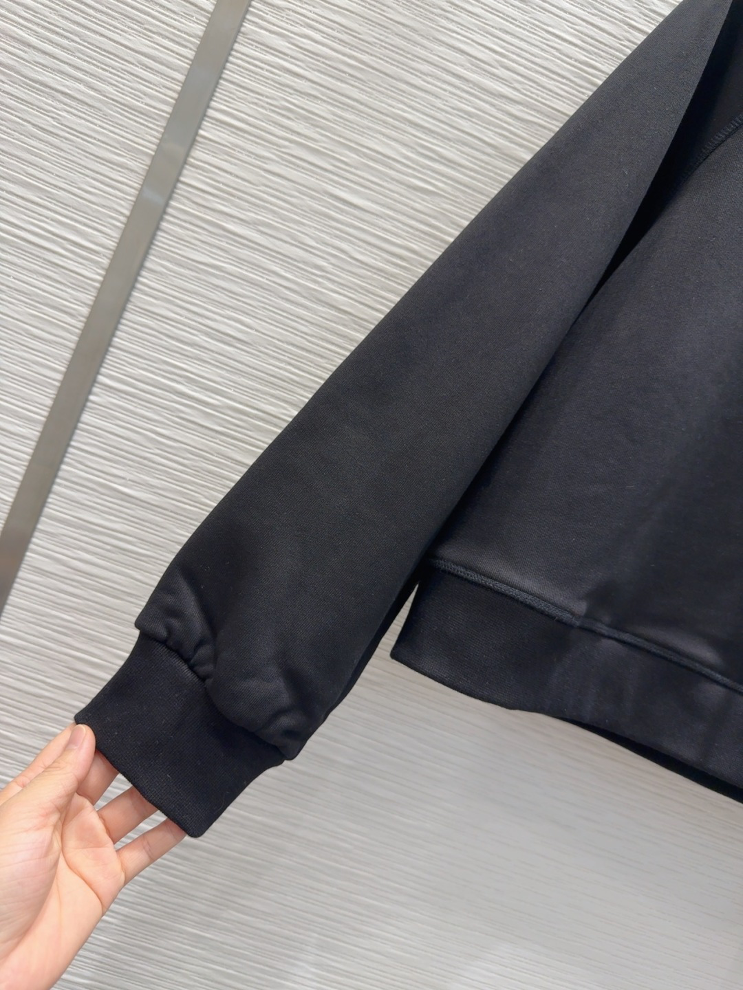 🛍️Prad*👑 2025FW新款套装 上身显瘦又提升时髦度，优雅气质，衣橱必备！做工品质看细节。现货 