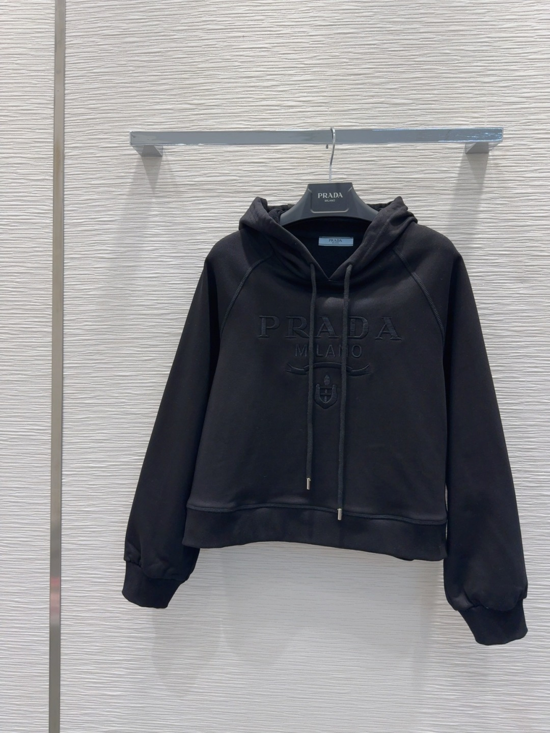 🛍️Prad*👑 2025FW新款套装 上身显瘦又提升时髦度，优雅气质，衣橱必备！做工品质看细节。现货 