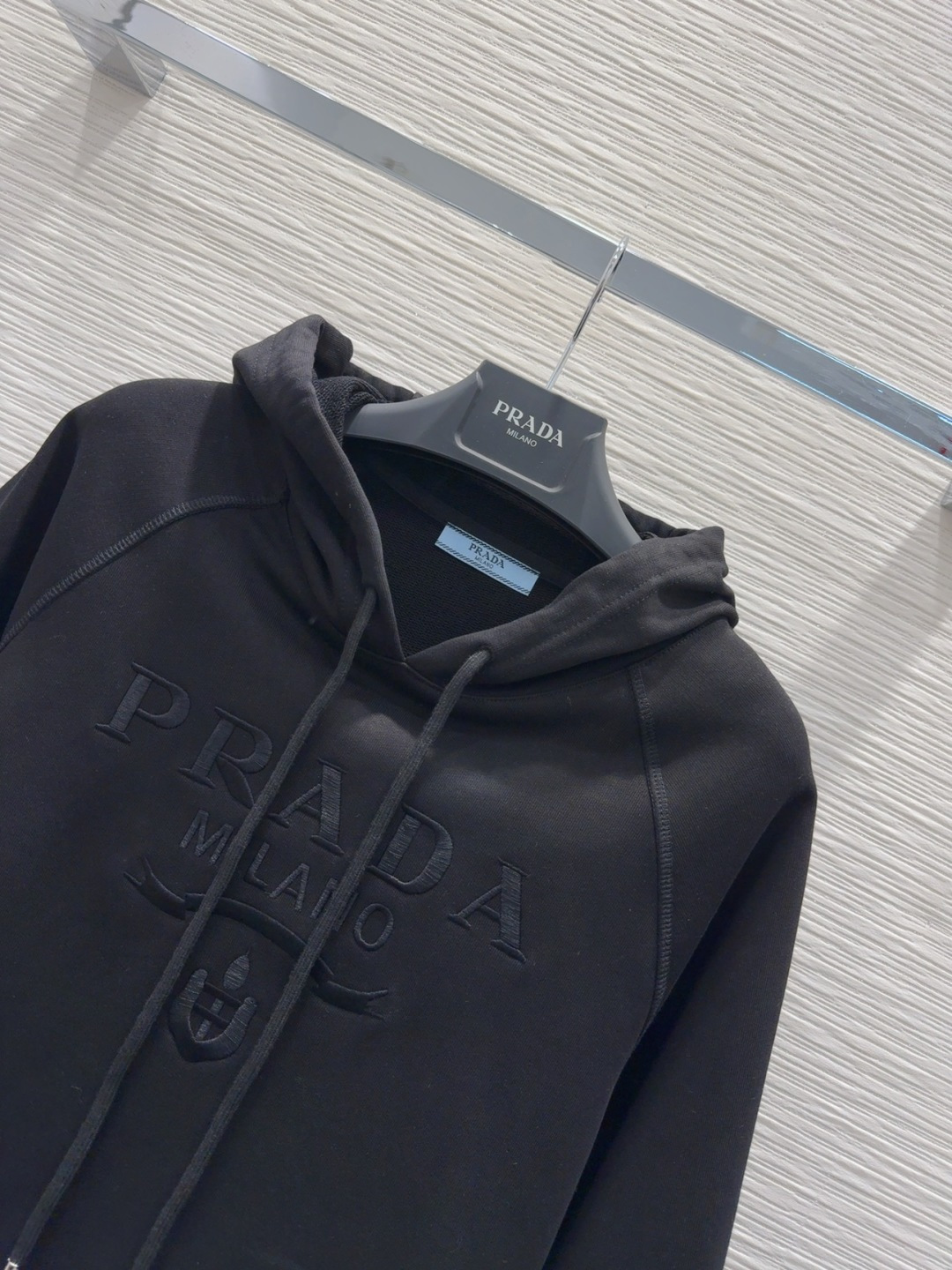 🛍️Prad*👑 2025FW新款套装 上身显瘦又提升时髦度，优雅气质，衣橱必备！做工品质看细节。现货 