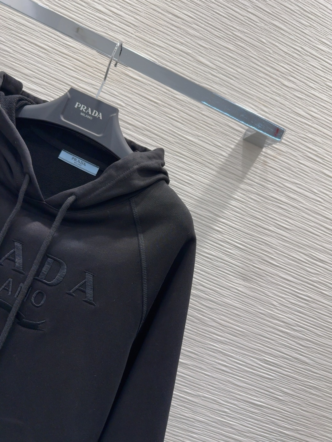 🛍️Prad*👑 2025FW新款套装 上身显瘦又提升时髦度，优雅气质，衣橱必备！做工品质看细节。现货 