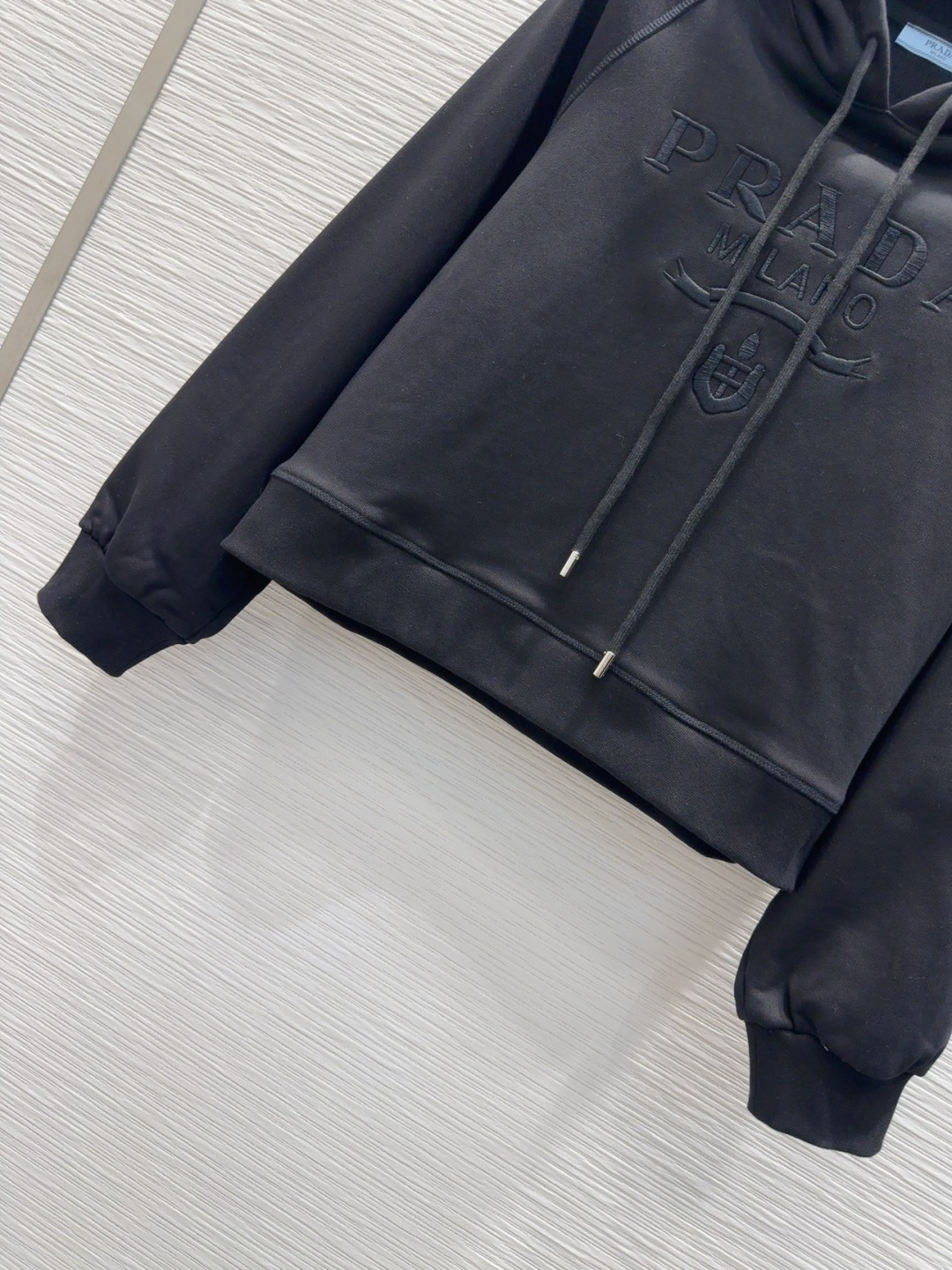 🛍️Prad*👑 2025FW新款套装 上身显瘦又提升时髦度，优雅气质，衣橱必备！做工品质看细节。现货 