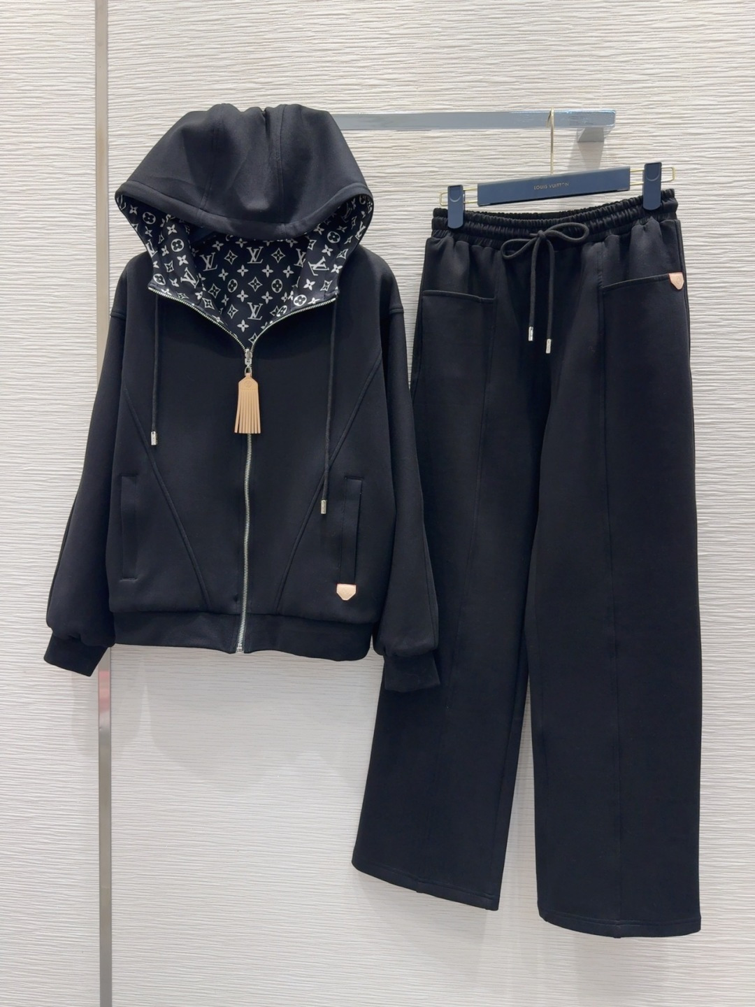 🛍️Louis Vuitto*👑 2025FW新款套装 外套双面可穿 上身显瘦又提升时髦度，优雅气质单品