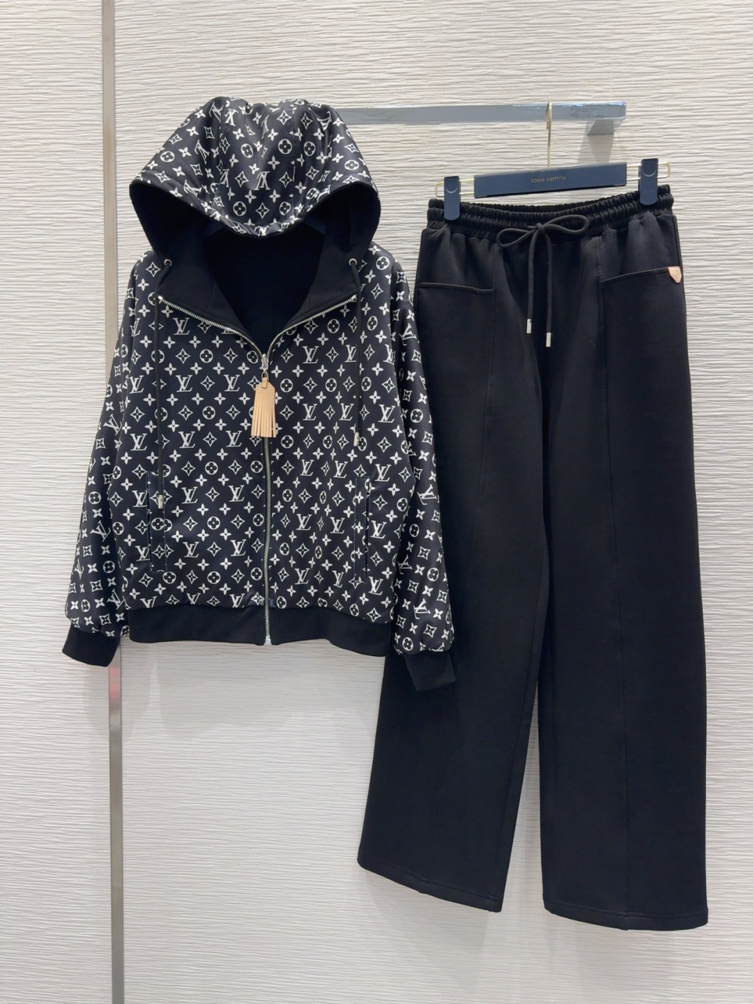 🛍️Louis Vuitto*👑 2025FW新款套装 外套双面可穿 上身显瘦又提升时髦度，优雅气质单品