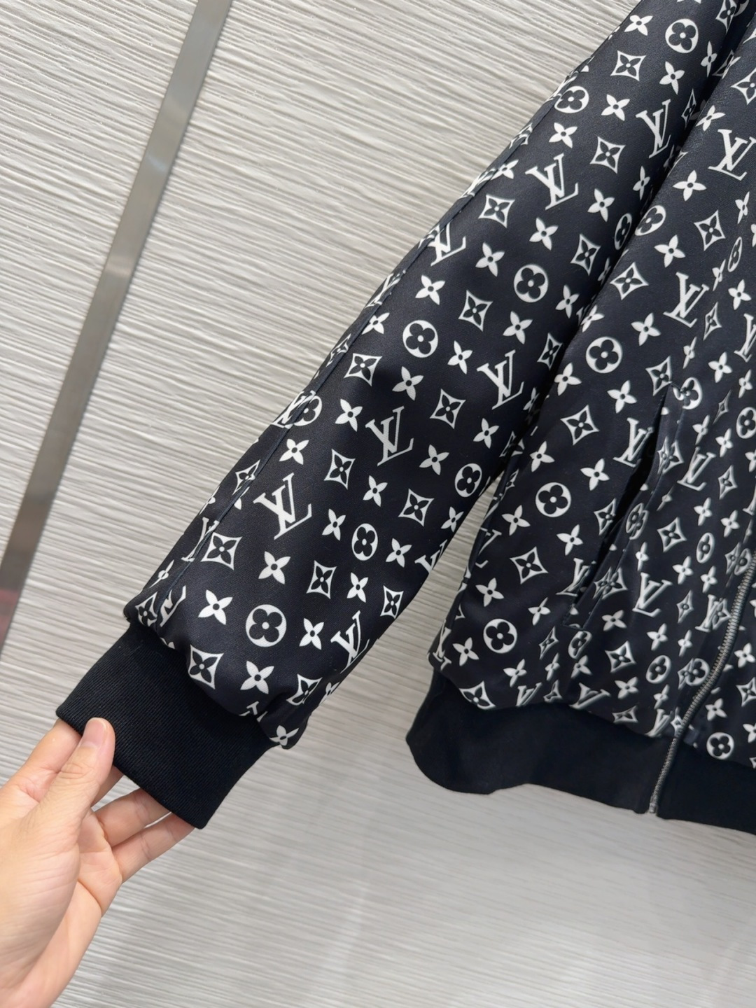 🛍️Louis Vuitto*👑 2025FW新款套装 外套双面可穿 上身显瘦又提升时髦度，优雅气质单品