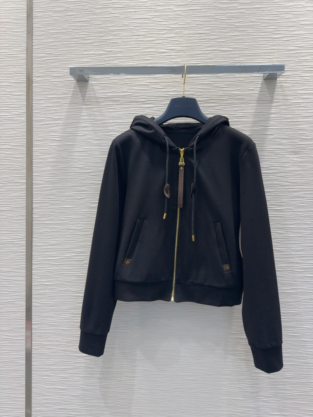 🛍️Louis Vuitto*👑 2025FW新款套装 上身显瘦又提升时髦度，优雅气质，衣橱必备！做工品