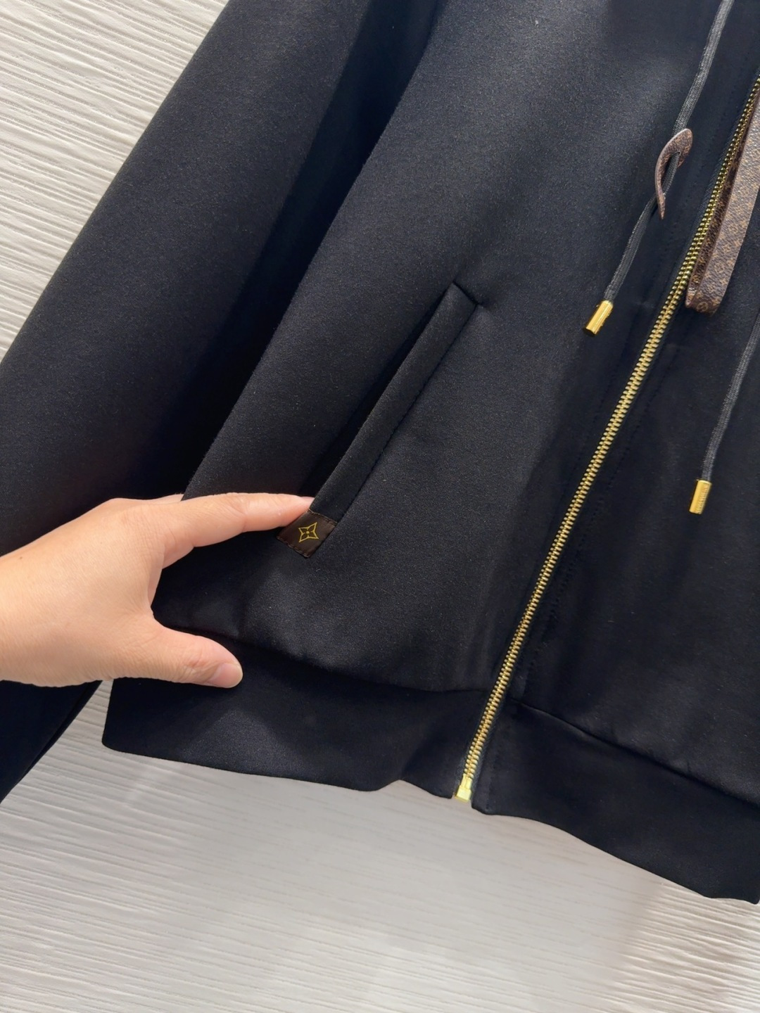 🛍️Louis Vuitto*👑 2025FW新款套装 上身显瘦又提升时髦度，优雅气质，衣橱必备！做工品