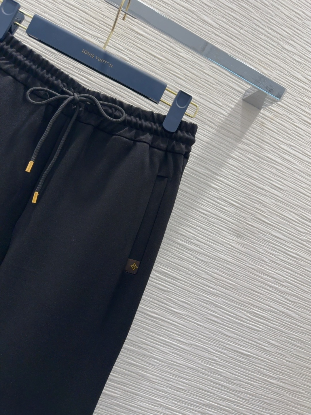 🛍️Louis Vuitto*👑 2025FW新款套装 上身显瘦又提升时髦度，优雅气质，衣橱必备！做工品