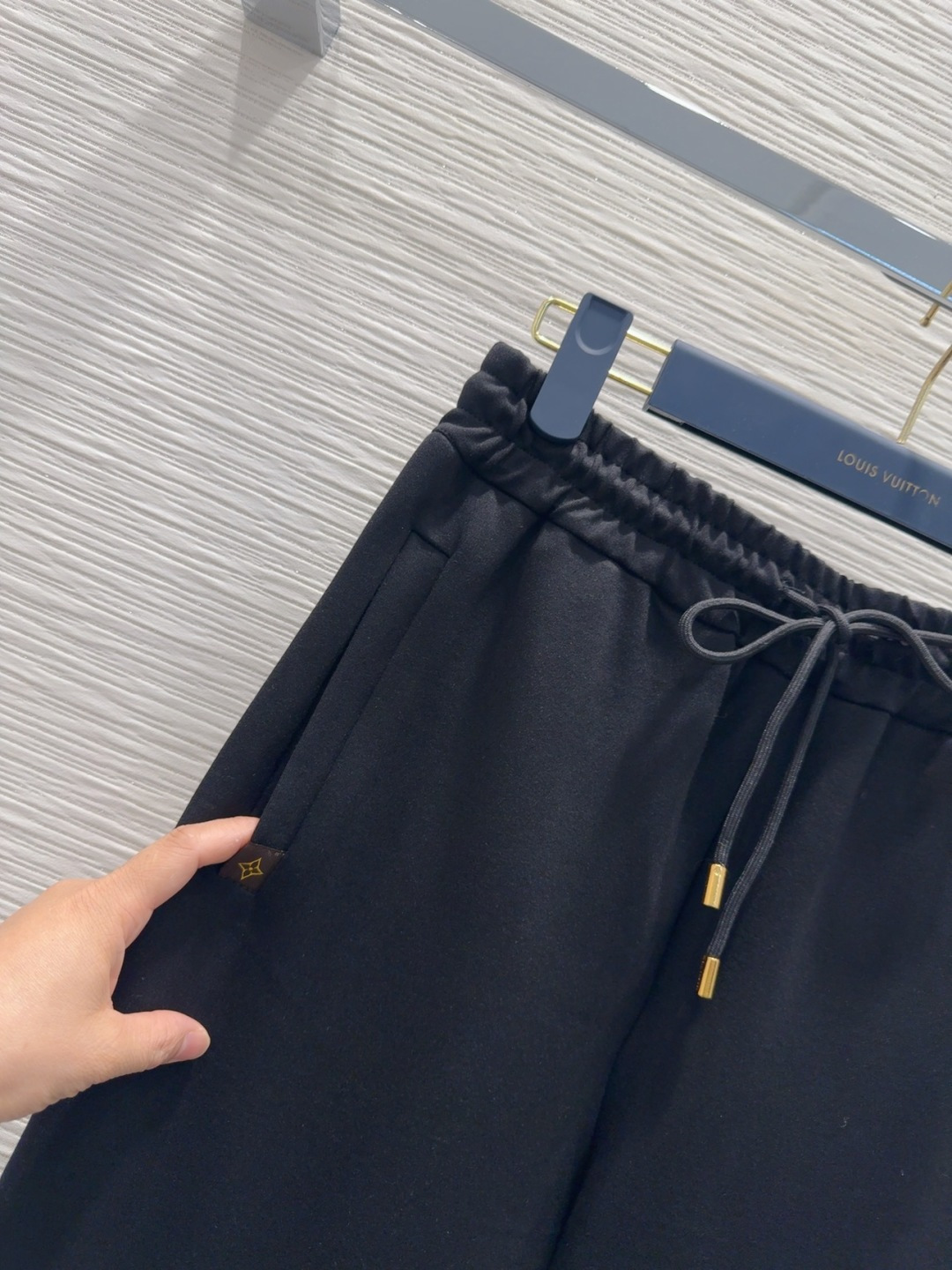 🛍️Louis Vuitto*👑 2025FW新款套装 上身显瘦又提升时髦度，优雅气质，衣橱必备！做工品