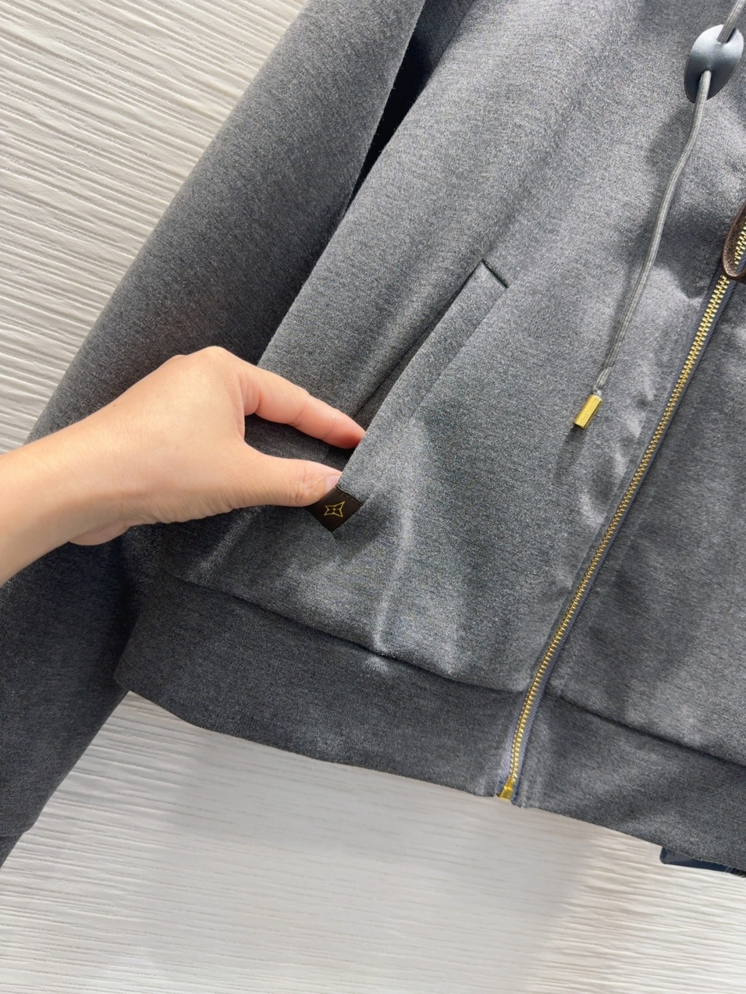 🛍️Louis Vuitto*👑 2025FW新款套装 上身显瘦又提升时髦度，优雅气质，衣橱必备！做工品