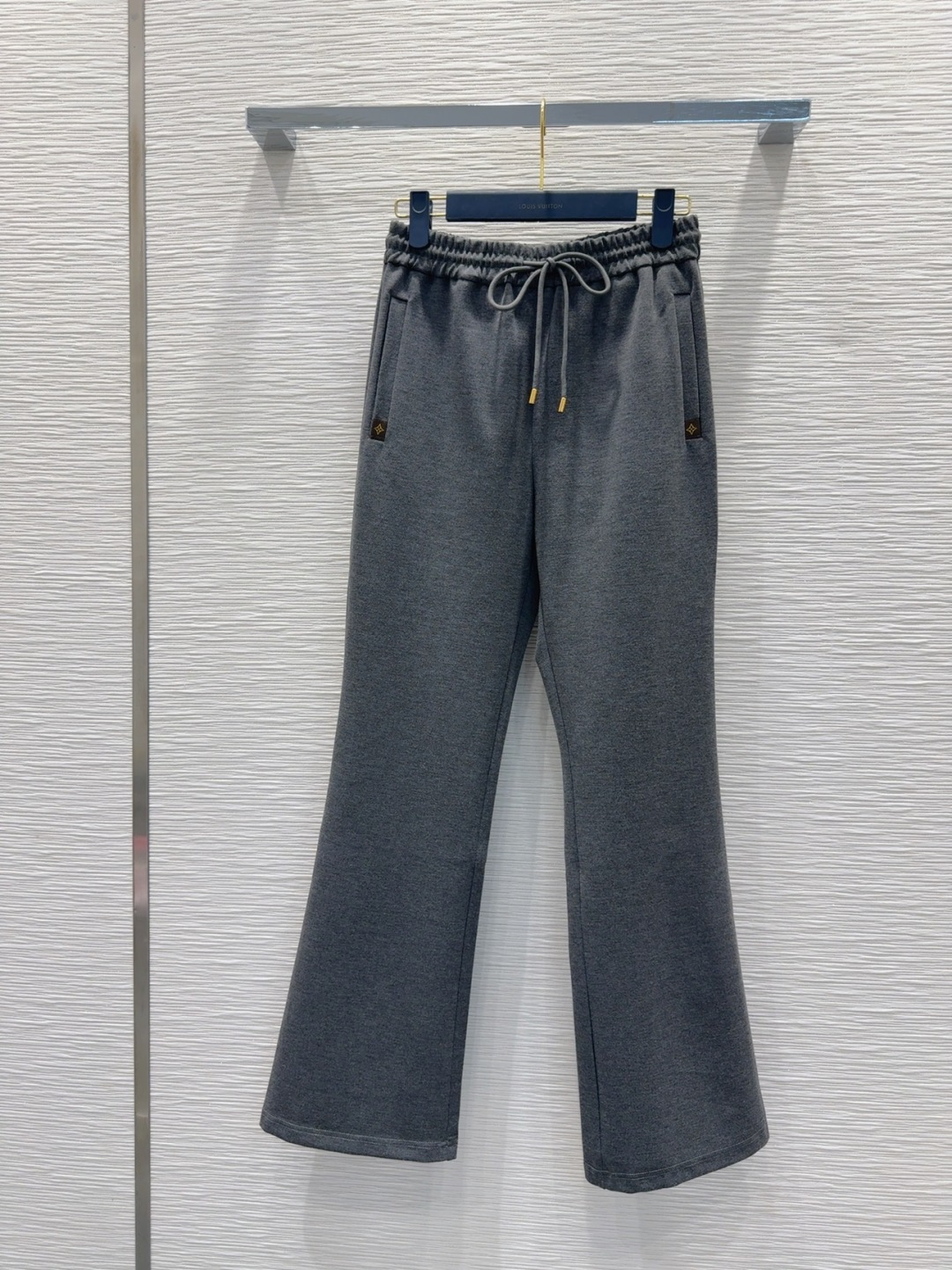 🛍️Louis Vuitto*👑 2025FW新款套装 上身显瘦又提升时髦度，优雅气质，衣橱必备！做工品