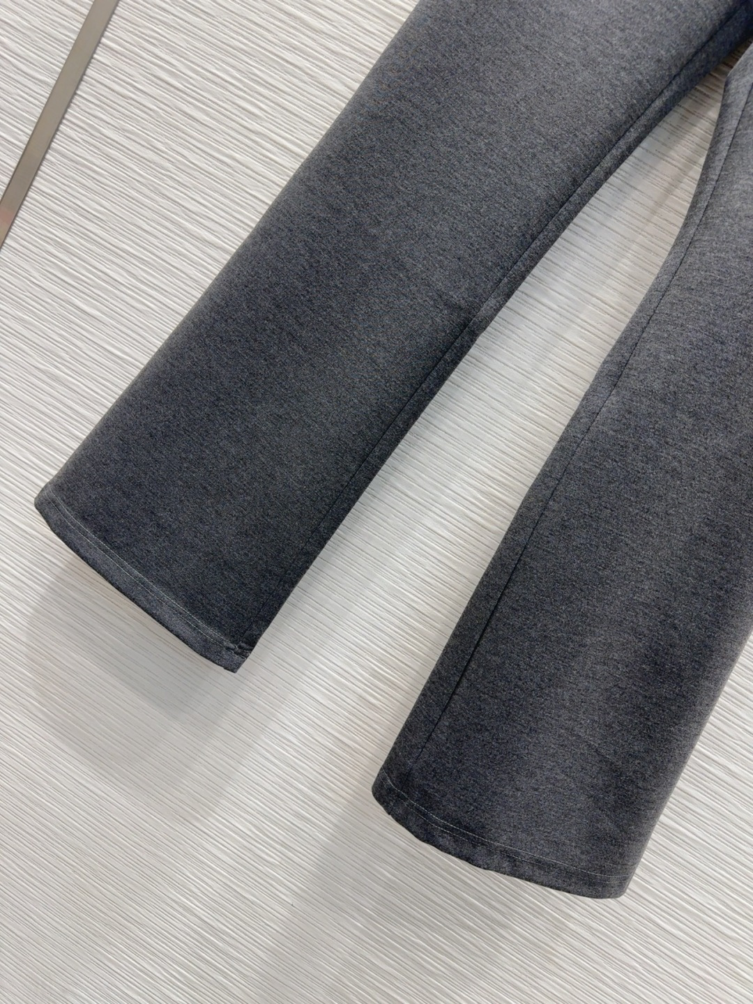 🛍️Louis Vuitto*👑 2025FW新款套装 上身显瘦又提升时髦度，优雅气质，衣橱必备！做工品