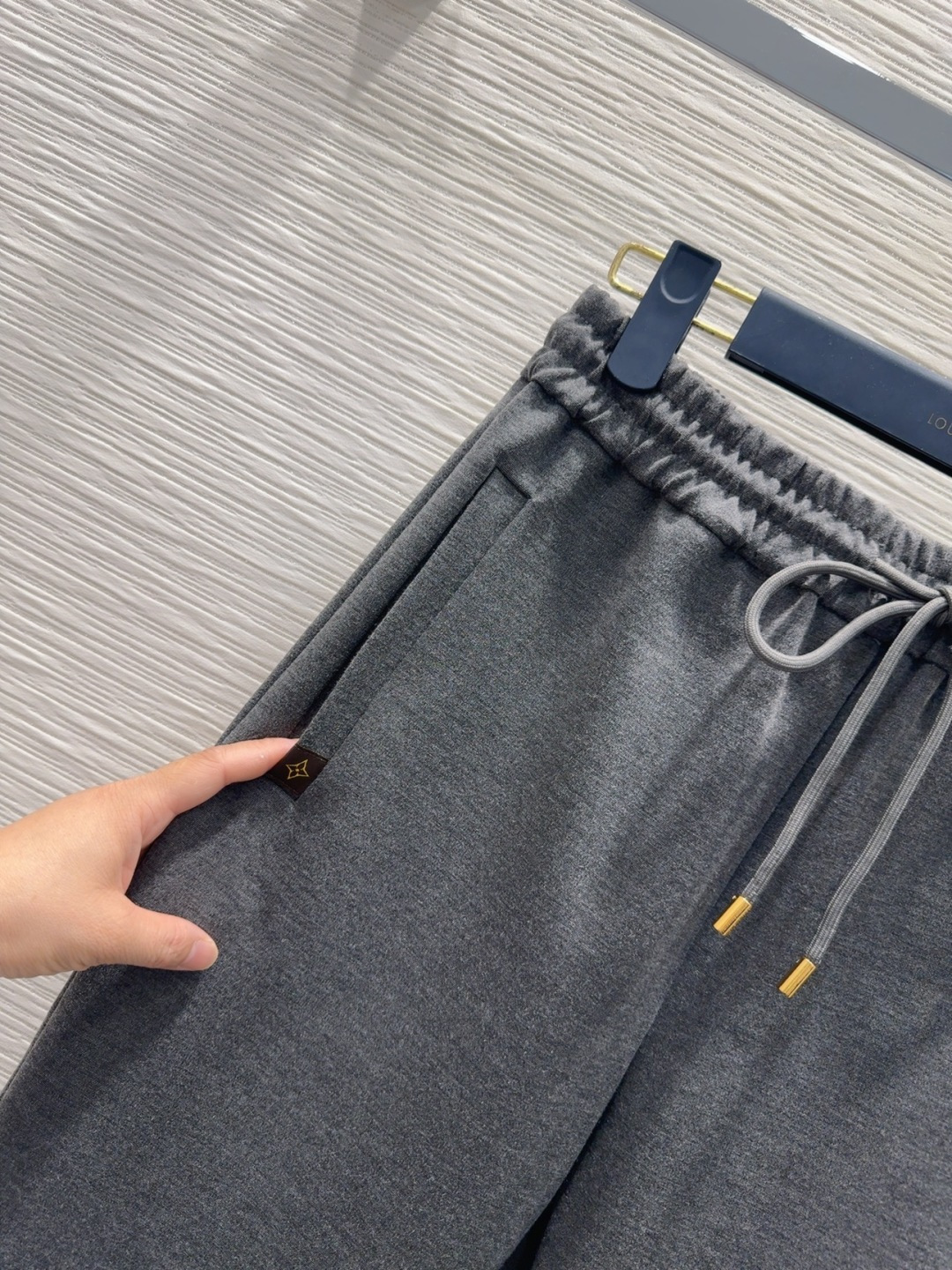 🛍️Louis Vuitto*👑 2025FW新款套装 上身显瘦又提升时髦度，优雅气质，衣橱必备！做工品