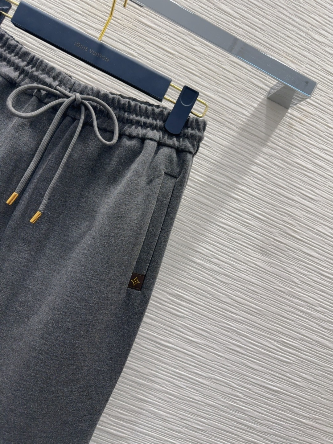 🛍️Louis Vuitto*👑 2025FW新款套装 上身显瘦又提升时髦度，优雅气质，衣橱必备！做工品