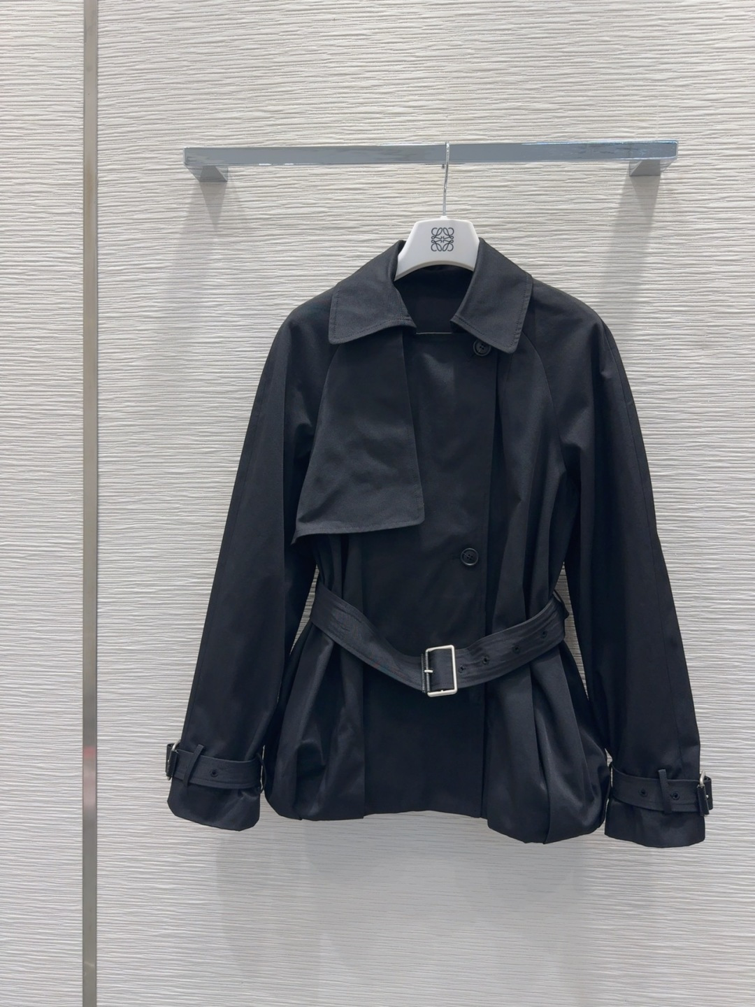 🛍️Loe w*e👑2025FW新款风衣外套 舒适百搭 贸易公司订单货！原单渠道货 好搭配 不可多得的一