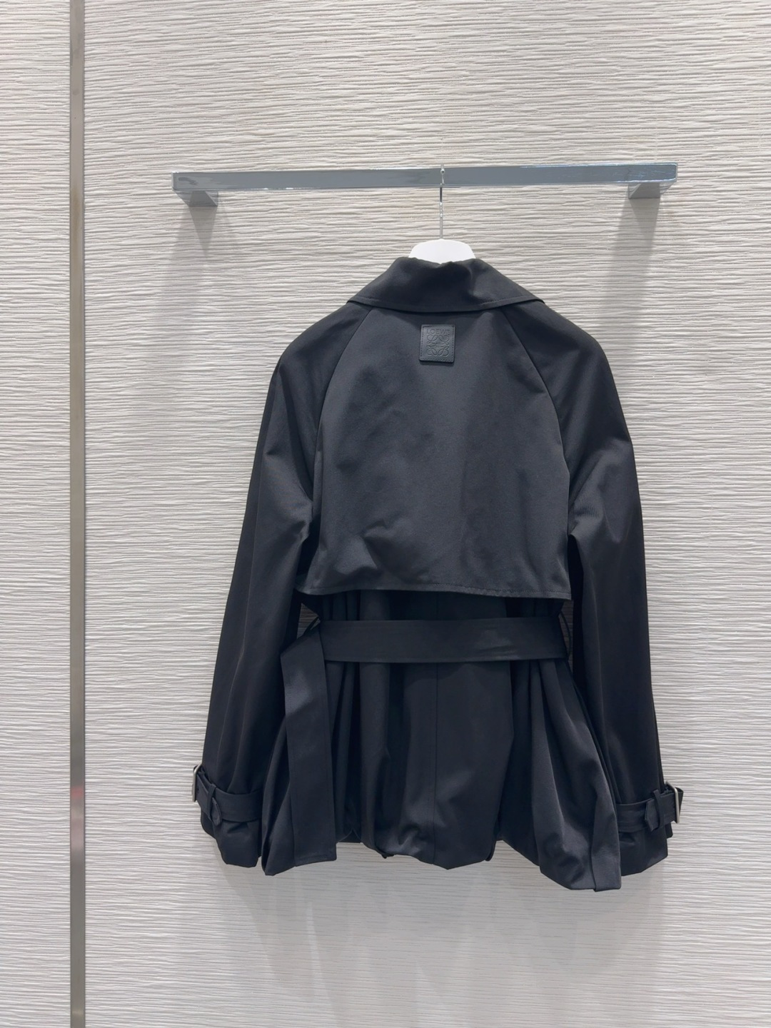 🛍️Loe w*e👑2025FW新款风衣外套 舒适百搭 贸易公司订单货！原单渠道货 好搭配 不可多得的一