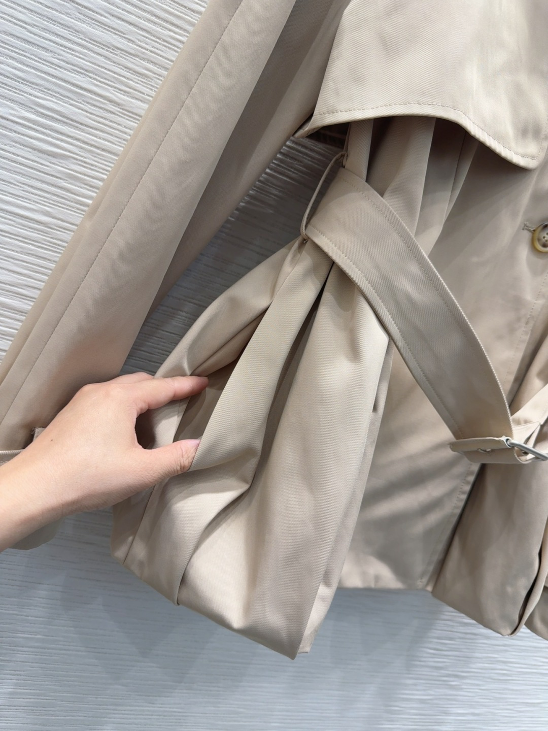 🛍️Loe w*e👑2025FW新款风衣外套 舒适百搭 贸易公司订单货！原单渠道货 好搭配 不可多得的一