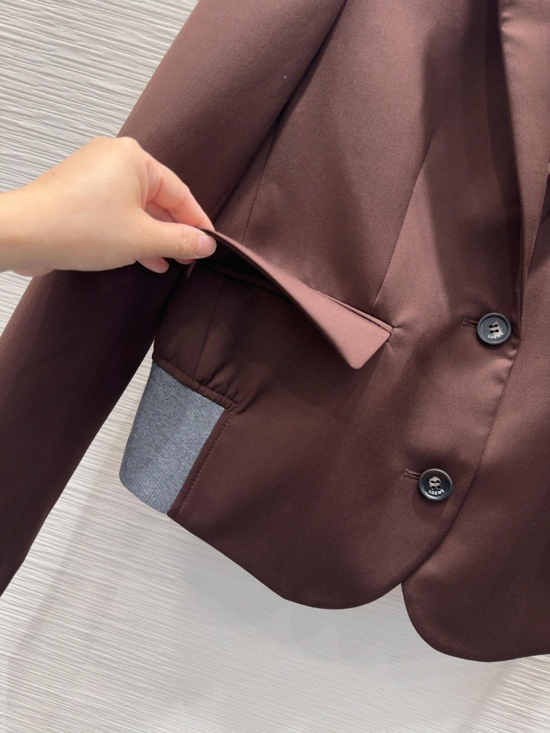 Loewe 2025FW Women's Suit Set - Elegant, High-Quality Design for Sophisticated 5 cmp i1757924195929 2933 0 3