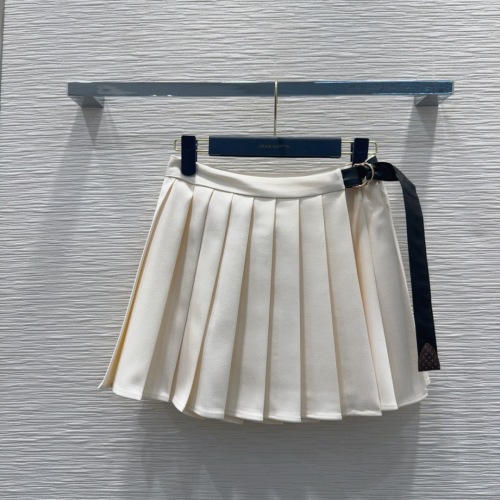 Louis Vuitton 2025FW Pleated Mini Skirt - Elegant & Chic Design 1 Louis Vuitton 2025FW Pleated Mini Skirt - Elegant & Chic Design