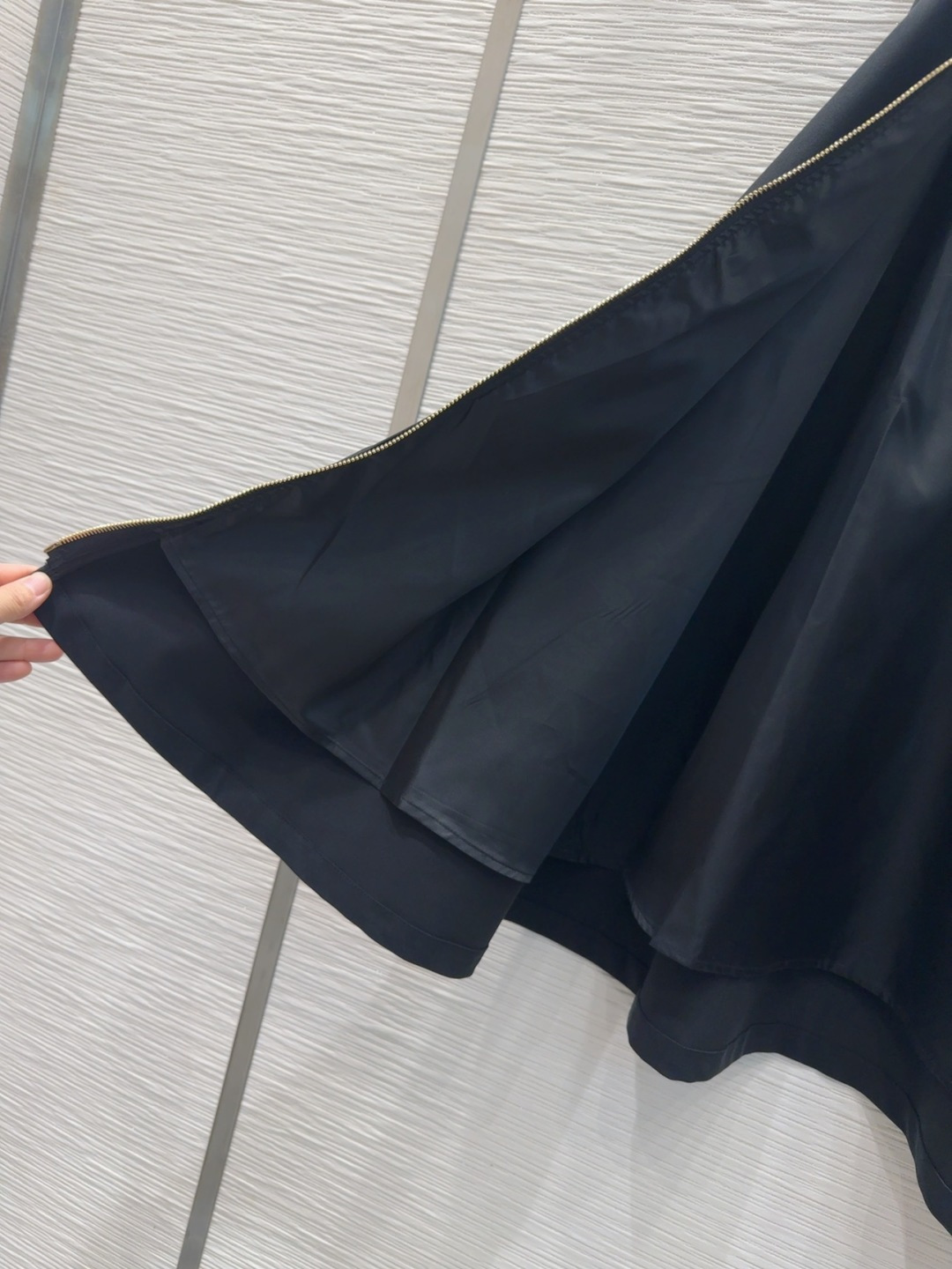 🛍️ Prad* 👑2025FW新款半裙 又一款时尚达人的心头好！细节精致 每一件到手都是惊喜满溢 高级