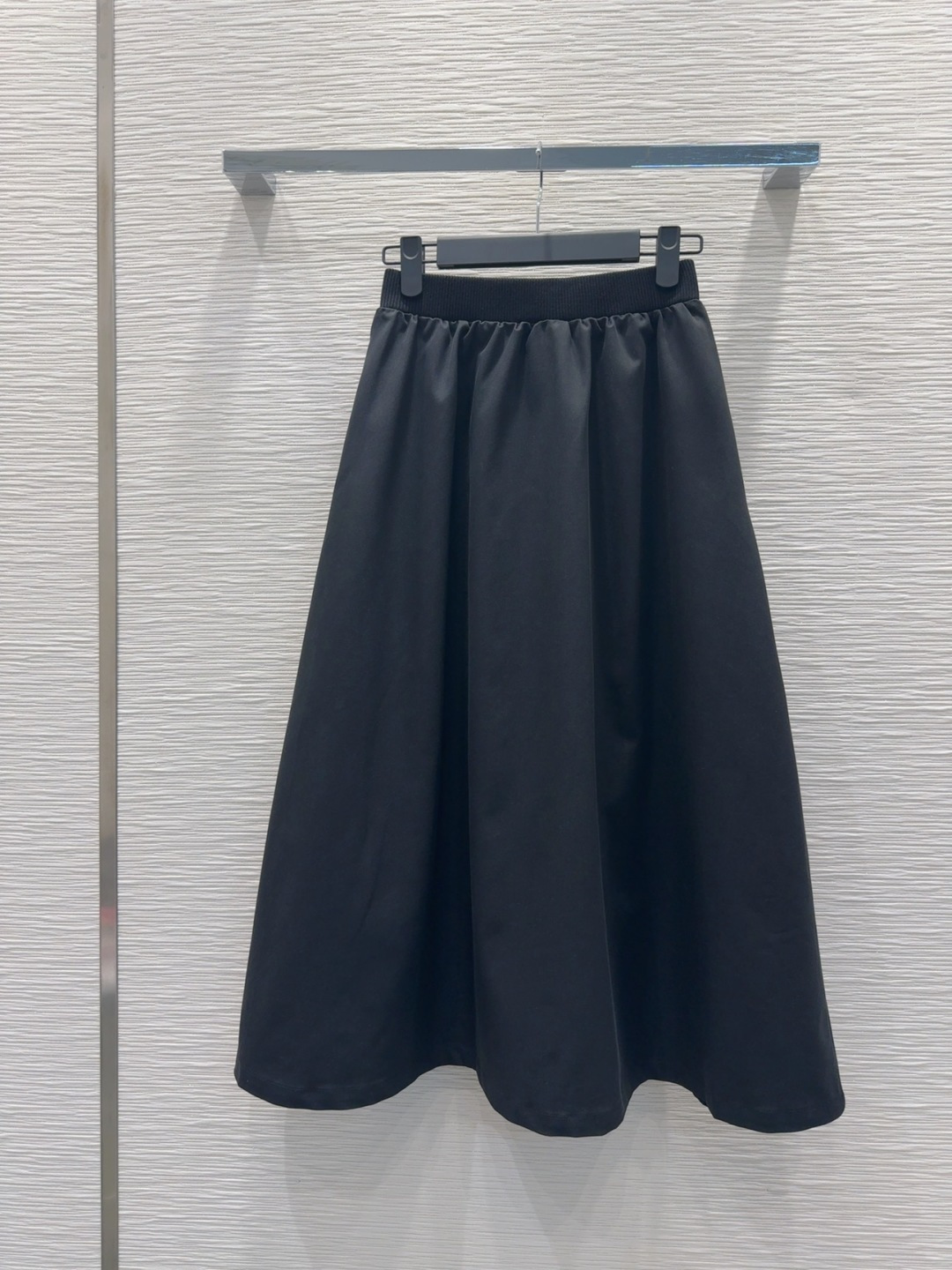 🛍️ Prad* 👑2025FW新款半裙 又一款时尚达人的心头好！细节精致 每一件到手都是惊喜满溢 高级