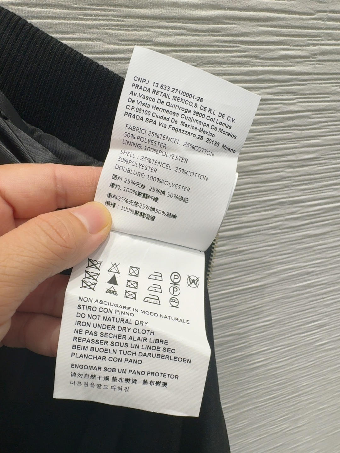 🛍️ Prad* 👑2025FW新款半裙 又一款时尚达人的心头好！细节精致 每一件到手都是惊喜满溢 高级