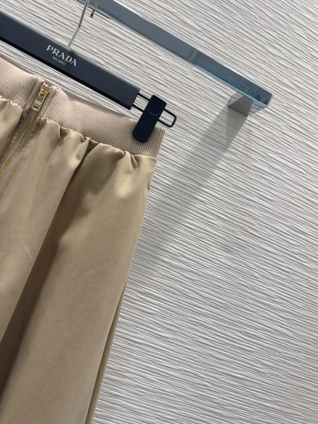 🛍️ Prad* 👑2025FW新款半裙 又一款时尚达人的心头好！细节精致 每一件到手都是惊喜满溢 高级