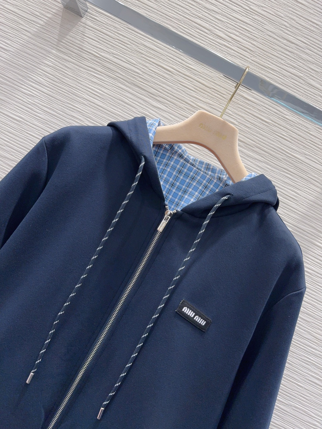 🛍️Miu Mi*👑 2025FW新款套装 外套双面可穿 上身显瘦又提升时髦度，优雅气质单品。衣橱必备！