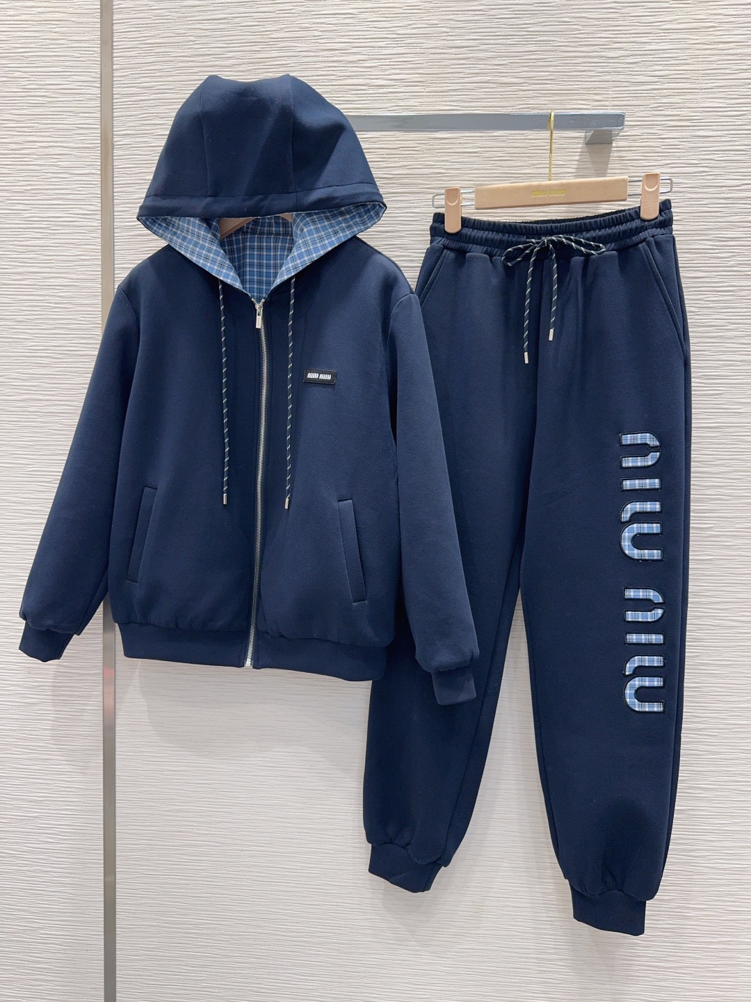 Miu Miu 2025FW Women's Tracksuit Reversible Jacket Slim Fit Elegant Set