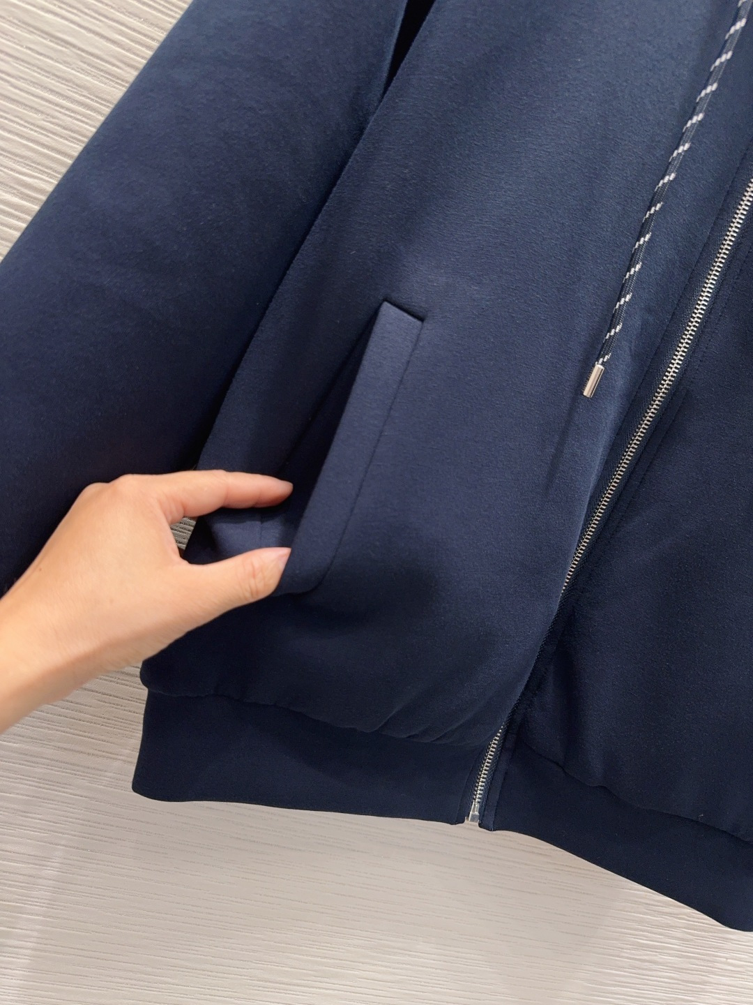 🛍️Miu Mi*👑 2025FW新款套装 外套双面可穿 上身显瘦又提升时髦度，优雅气质单品。衣橱必备！