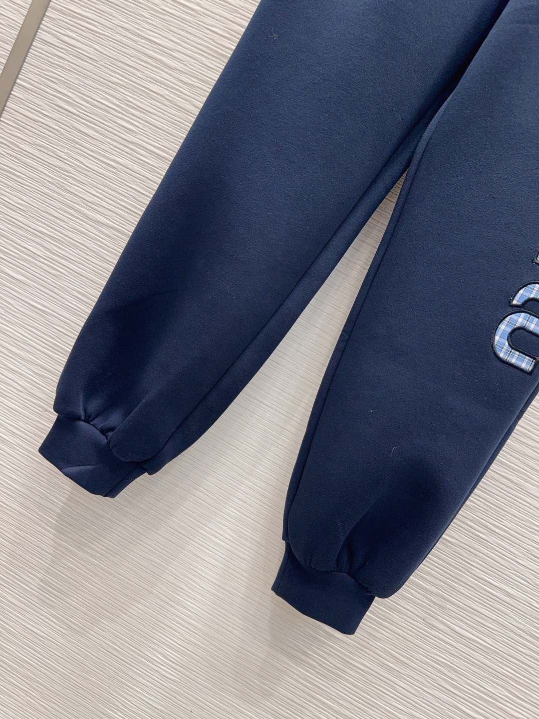 Miu Miu 2025FW Women's Tracksuit Reversible Jacket Slim Fit Elegant Set 9 cmp i1758014322616 6296 0 4