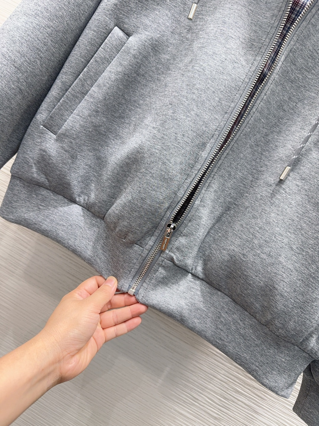 🛍️Miu Mi*👑 2025FW新款套装 外套双面可穿 上身显瘦又提升时髦度，优雅气质单品。衣橱必备！