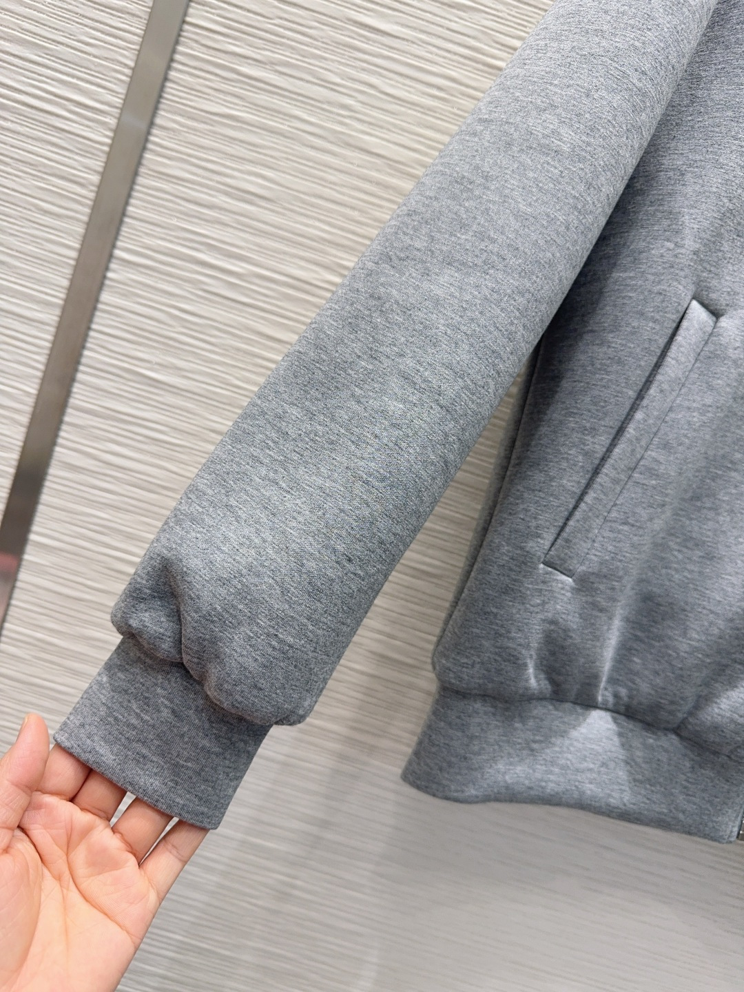 🛍️Miu Mi*👑 2025FW新款套装 外套双面可穿 上身显瘦又提升时髦度，优雅气质单品。衣橱必备！