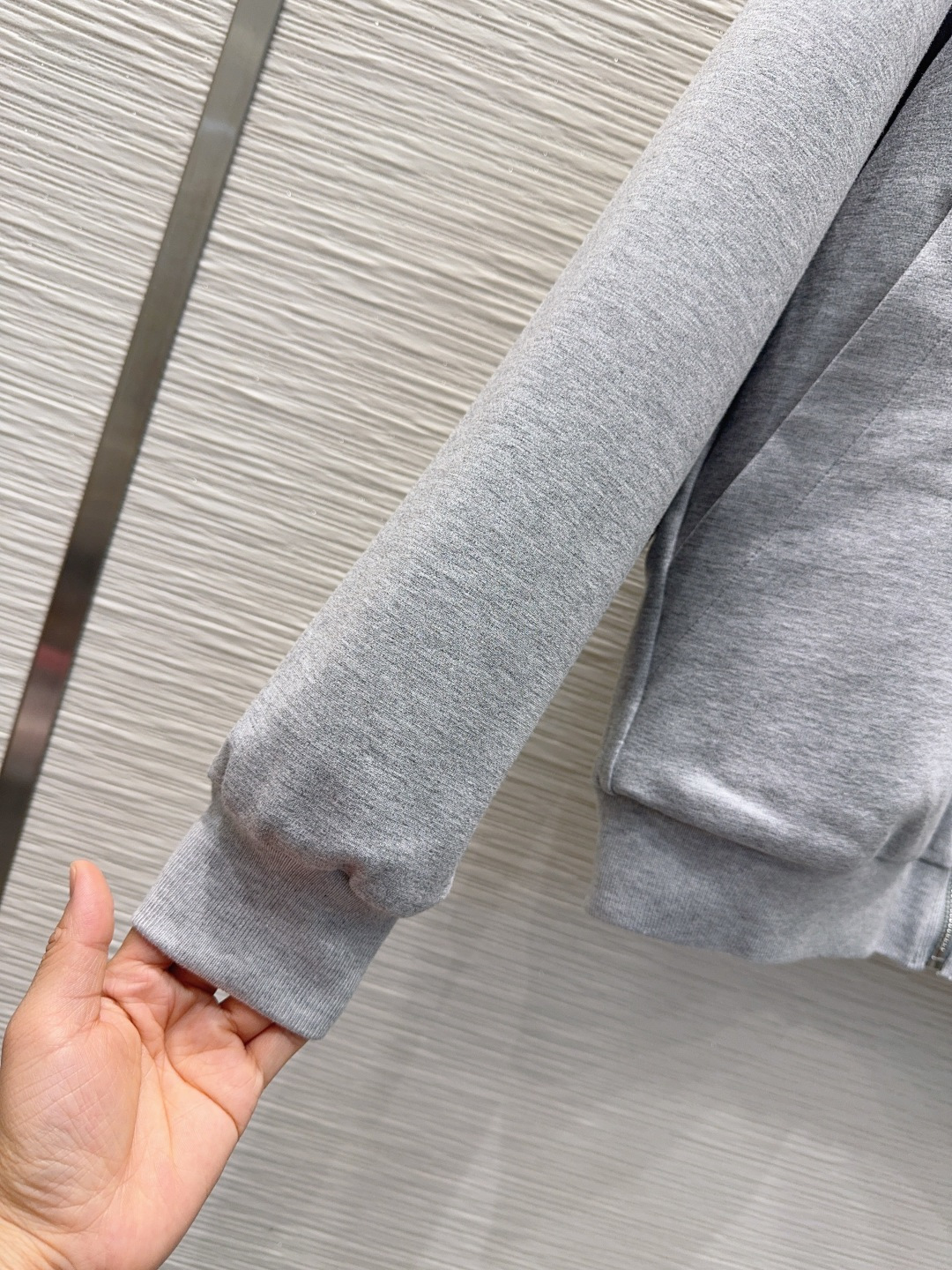 Gucci 2025FW Women's Reversible Hoodie Set - Stylish and Elegant 7 cmp i1758014701637 6761 0 5