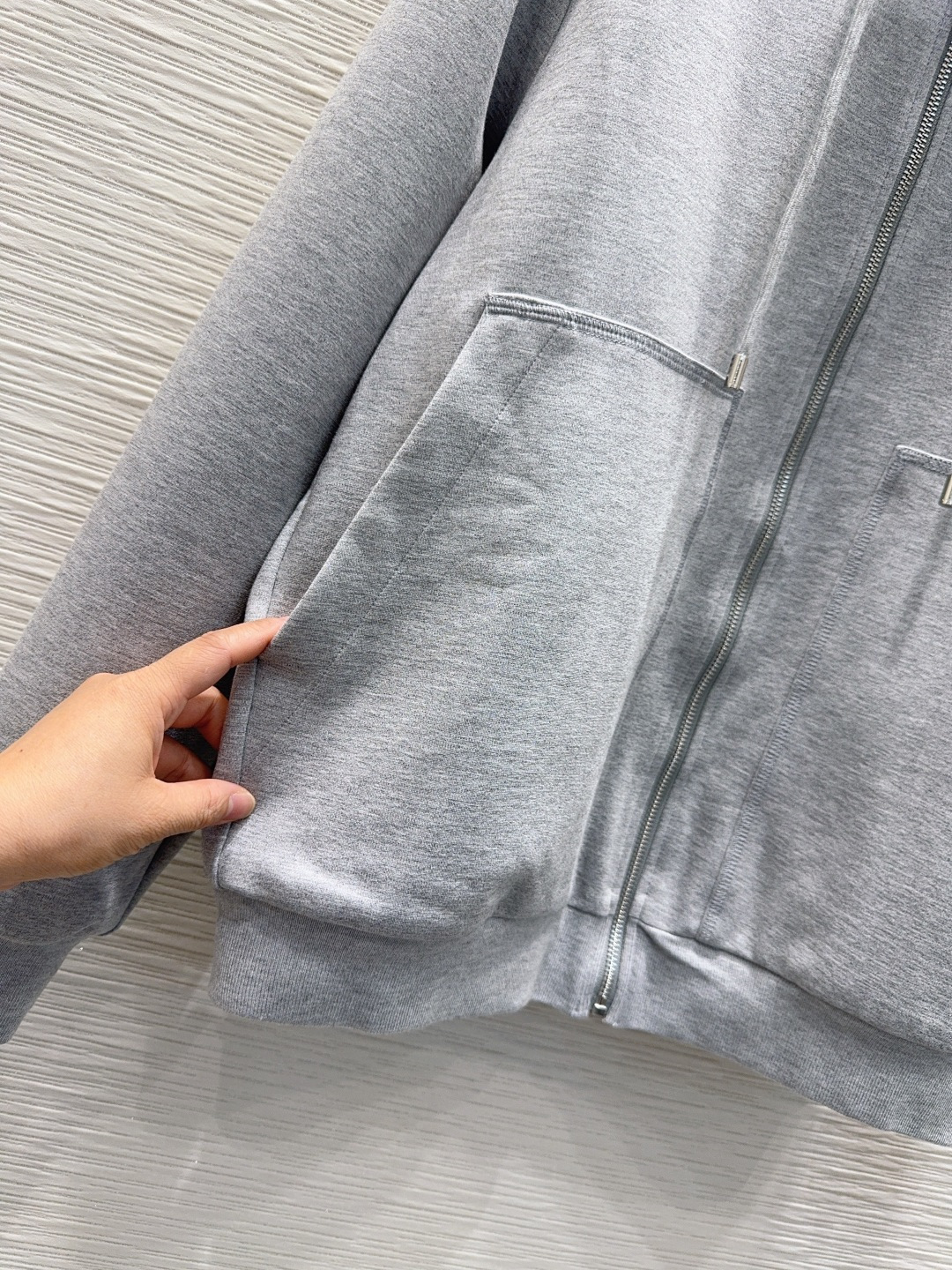 Gucci 2025FW Women's Reversible Hoodie Set - Stylish and Elegant 6 cmp i1758014701685 2057 0 4