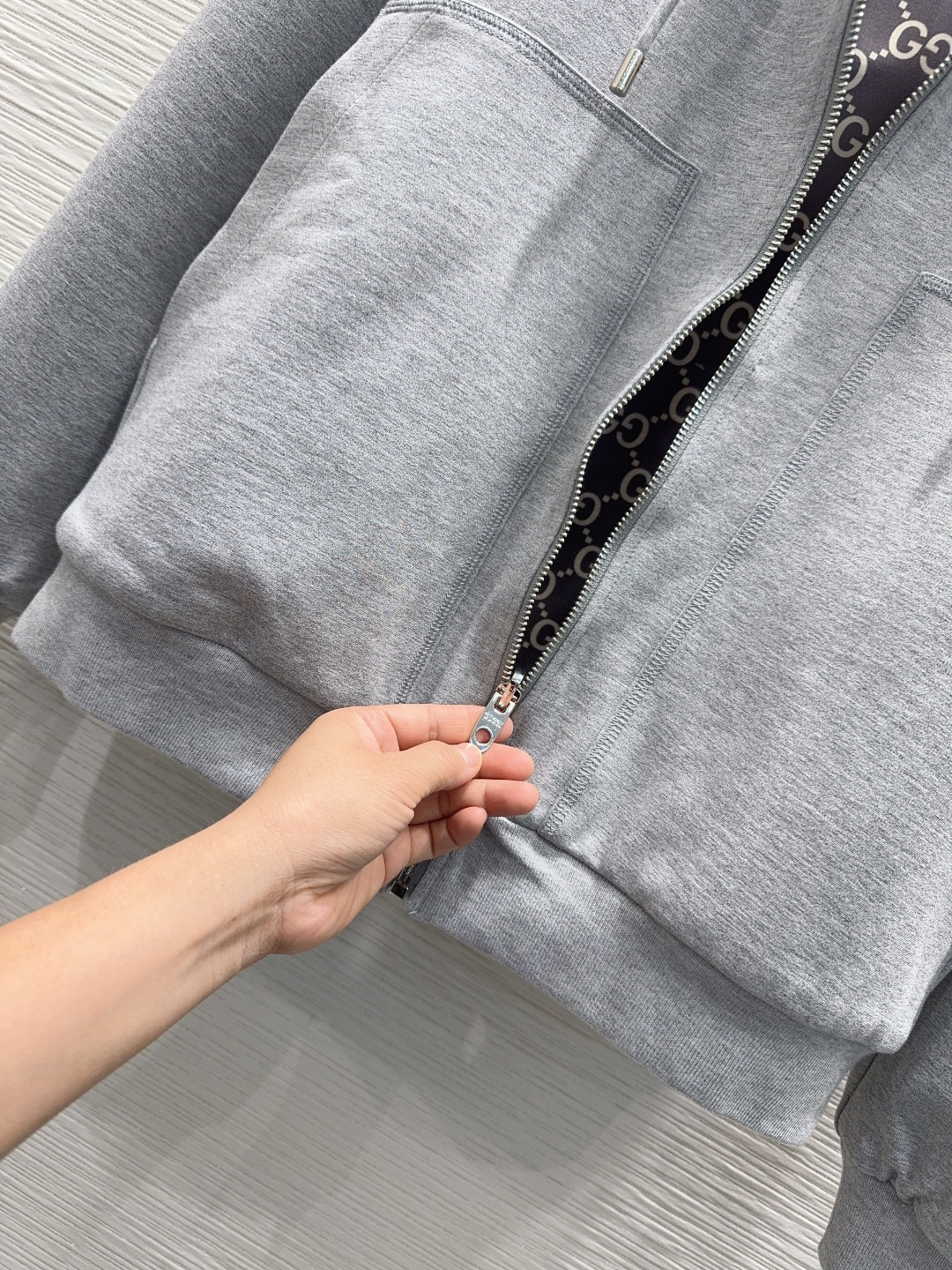 Gucci 2025FW Women's Reversible Hoodie Set - Stylish and Elegant 5 cmp i1758014704082 7189 0 3