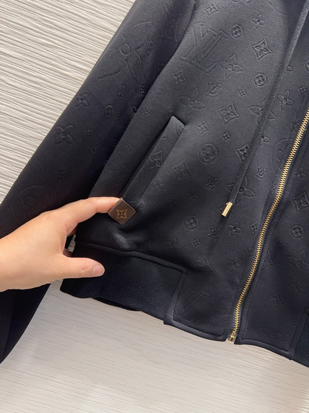 🛍️Louis Vuitto*👑 2025FW新款套装 上身显瘦又提升时髦度，优雅气质，衣橱必备！做工品