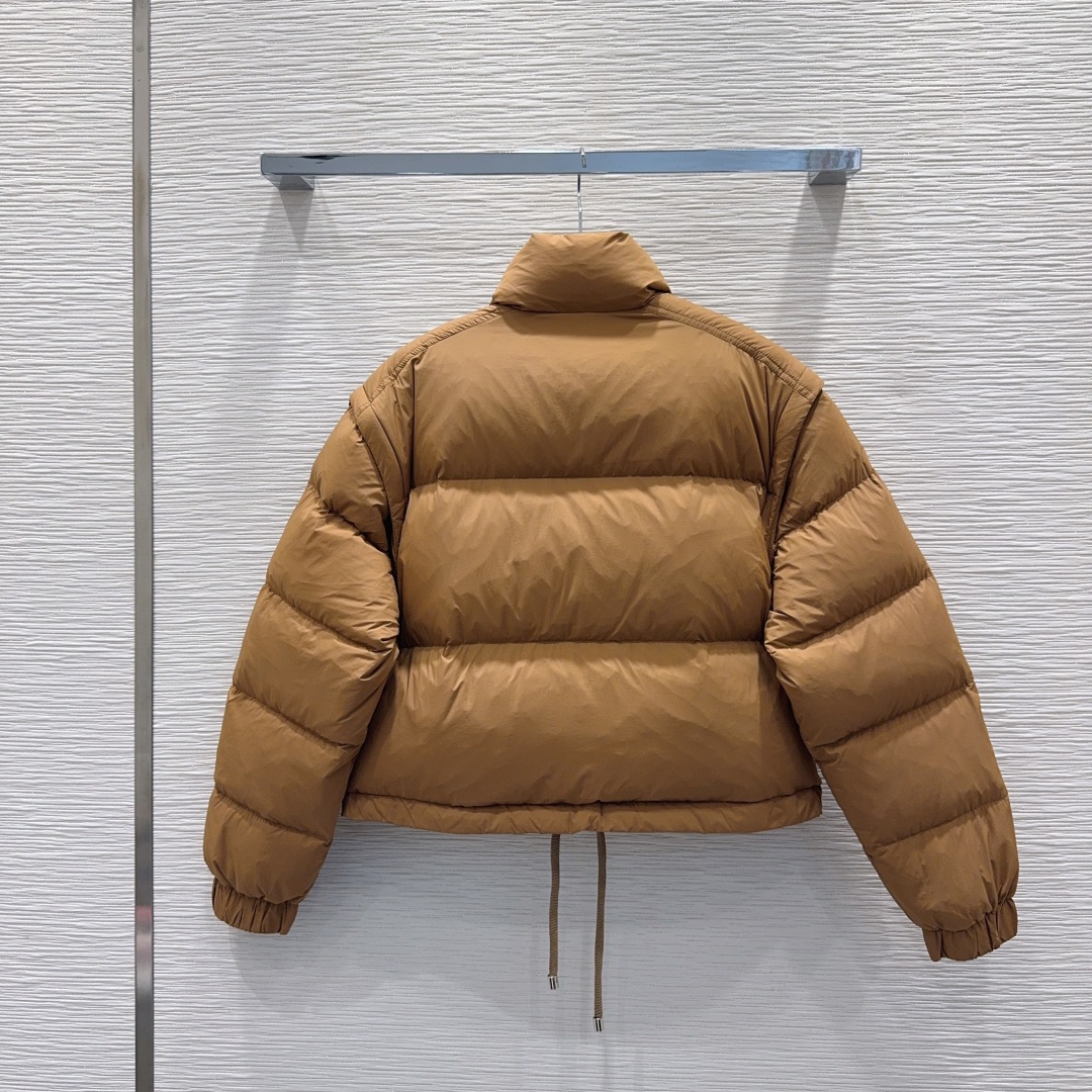 🛍️Moncle*👑2025FW新款羽绒服 90%鹅绒 充绒量68克 整体保暖效果拉满，常规款羽绒服 休